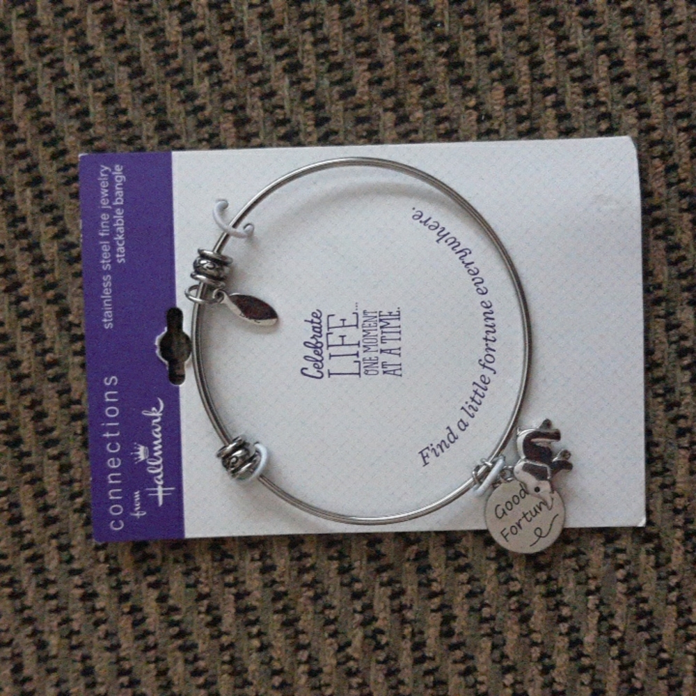 Hallmark stackable bangle elephant charm bracelet